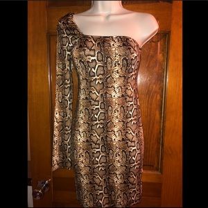 One sleeve snake skin dress